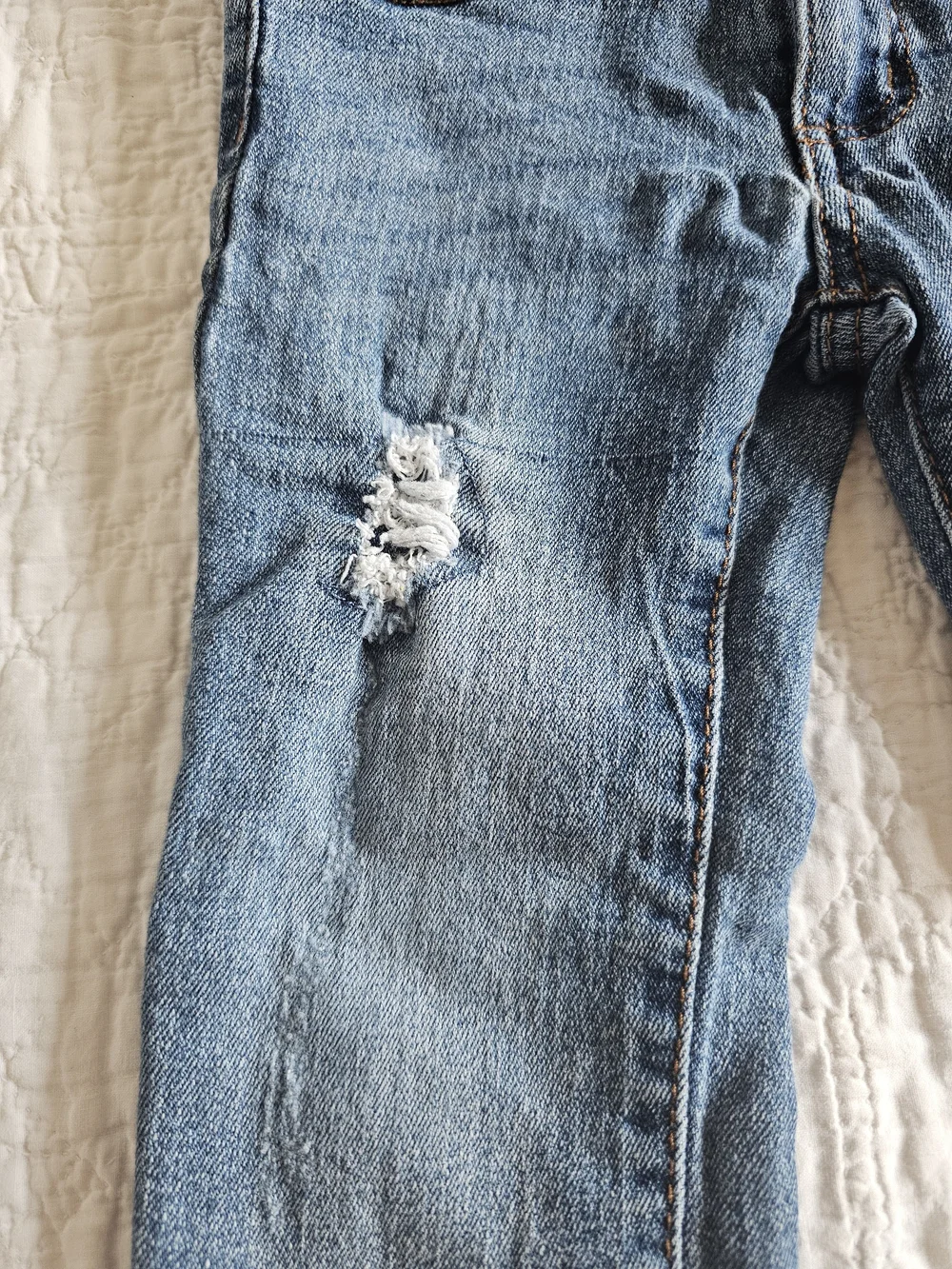 Old Navy Light Blue Distressed Kids Jeans Pair Old Navy/Epic Threads Boy 2T